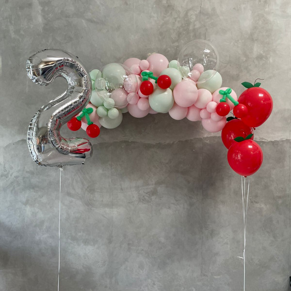 Simple Garland with Cherry Balloons